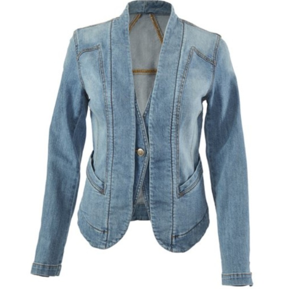 CAbi Manhattan Beach Jeanie Denim Jacket - NEW